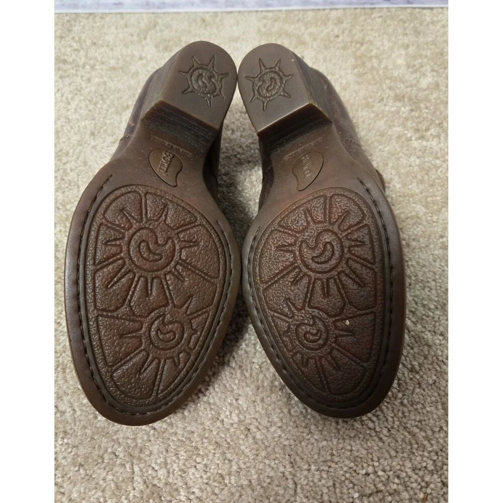 Born Womens Shoes Booties Size 6.5  Brown Ankle Back Zip Size Cutout Block Heel